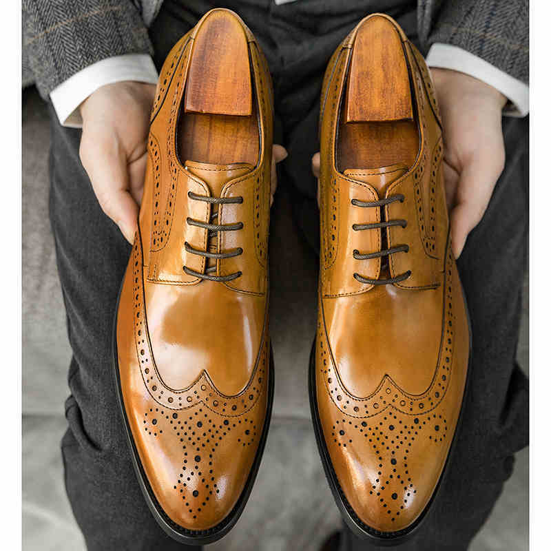 Brogue Men's Leather Pointed Handmade Leather Shoes