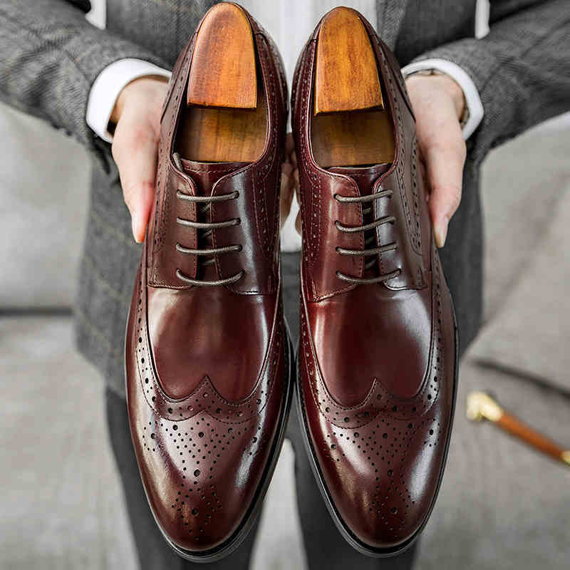 Brogue Men's Leather Pointed Handmade Leather Shoes